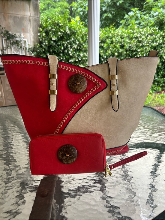 The Unbranded Brand Handbags - Custom Red & Cream Boho Tote + Matching Zip Wallet Set